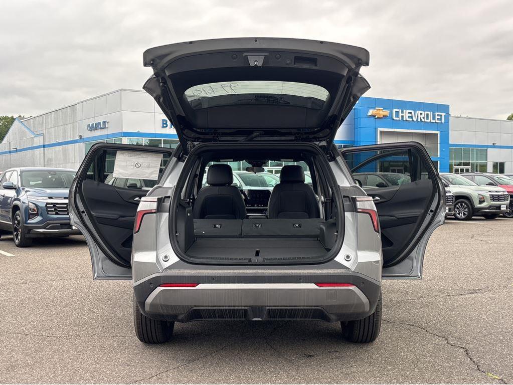 new 2026 Chevrolet Equinox car, priced at $34,168