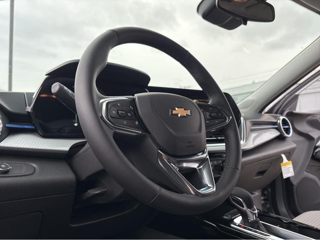 new 2025 Chevrolet Trax car, priced at $25,804