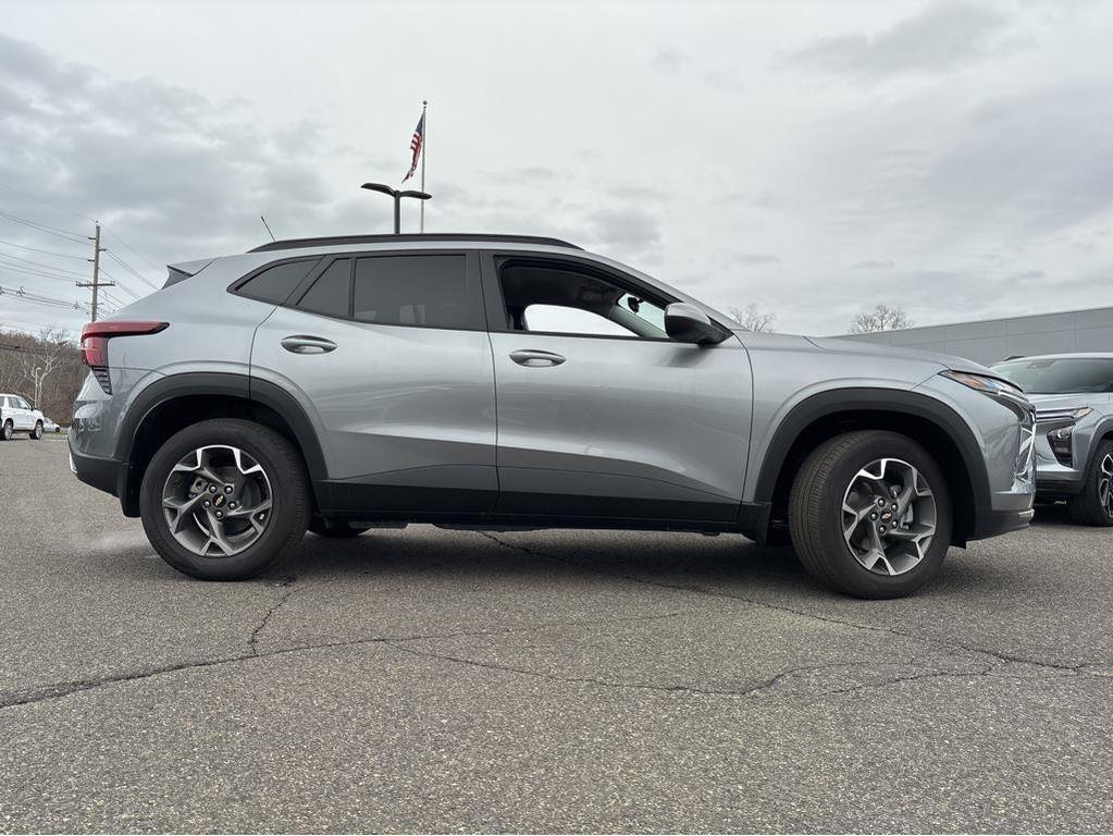 new 2025 Chevrolet Trax car, priced at $25,804