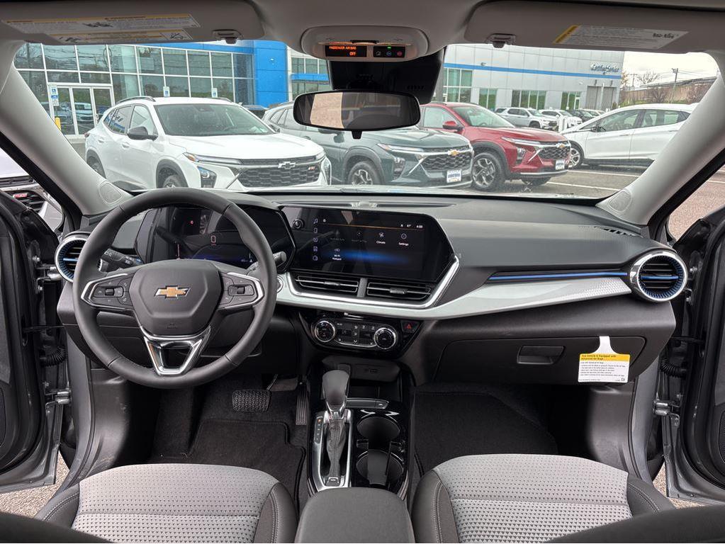 new 2025 Chevrolet Trax car, priced at $25,804