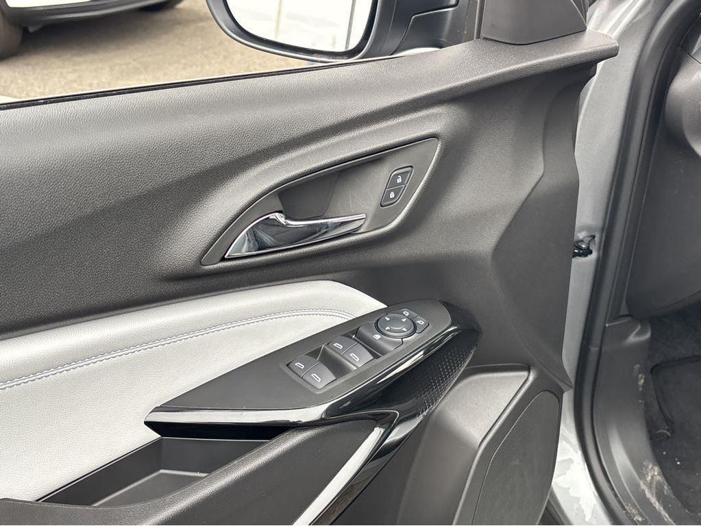 new 2025 Chevrolet Trax car, priced at $25,804