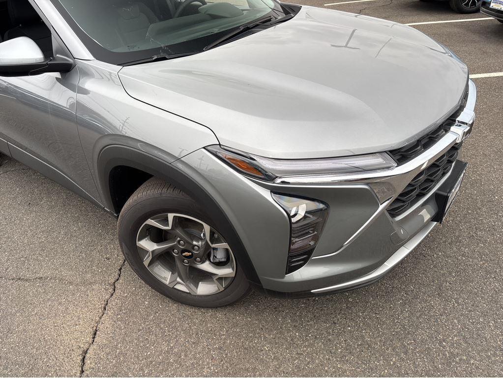new 2025 Chevrolet Trax car, priced at $25,804
