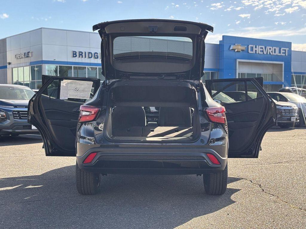 new 2026 Chevrolet Trax car, priced at $28,385