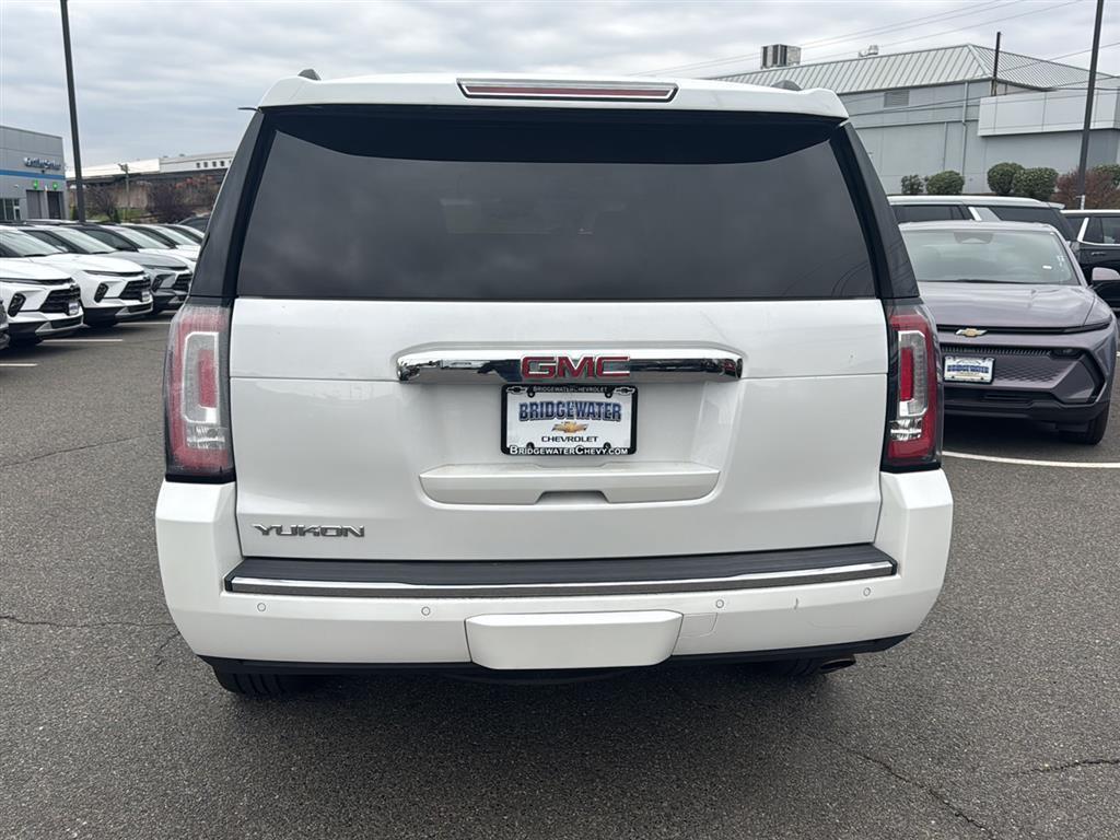 used 2018 GMC Yukon car, priced at $27,276