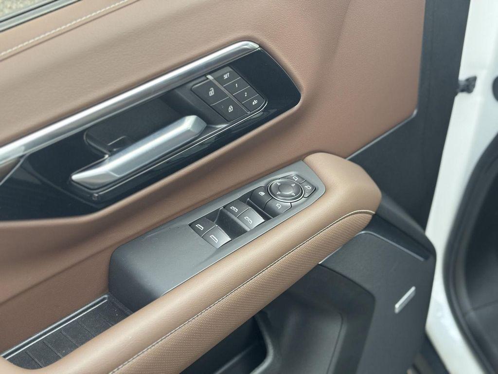 new 2025 Chevrolet Suburban car, priced at $95,625