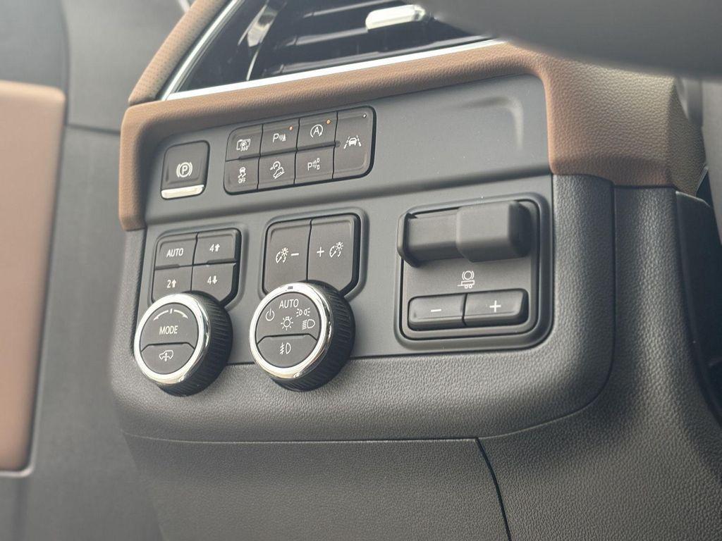 new 2025 Chevrolet Suburban car, priced at $95,625