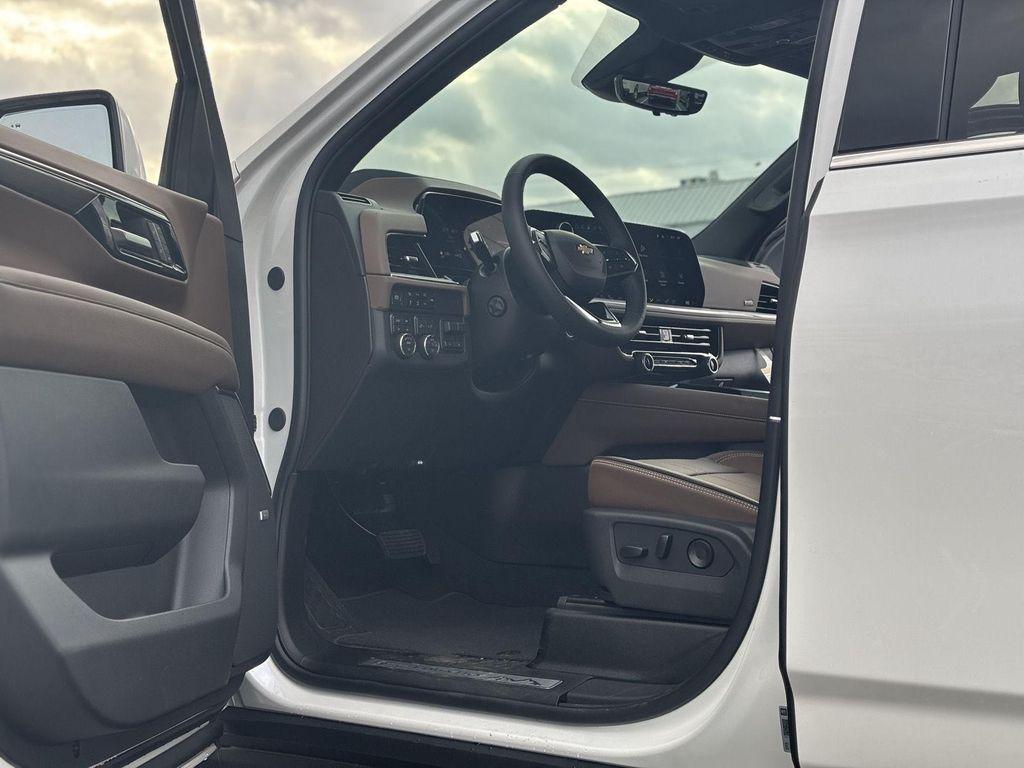 new 2025 Chevrolet Suburban car, priced at $95,625