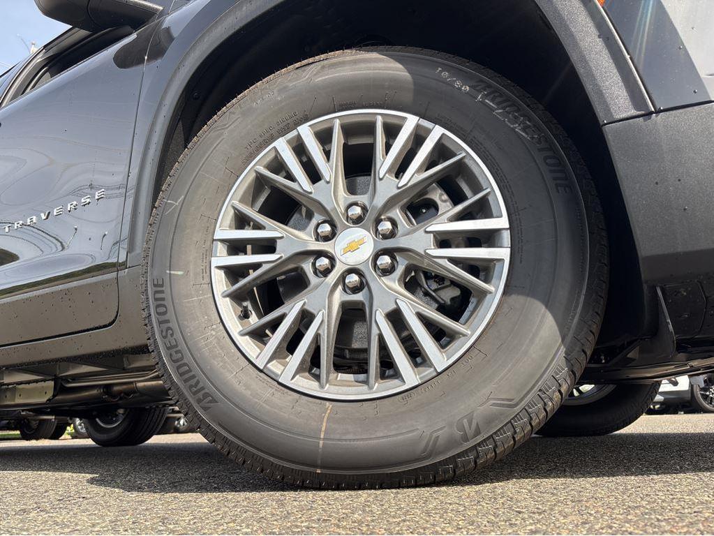 new 2026 Chevrolet Traverse car, priced at $45,124
