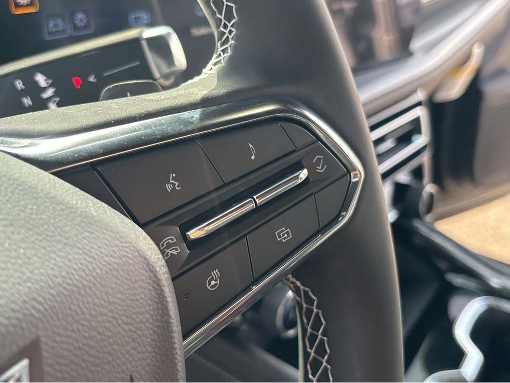 new 2026 Chevrolet Traverse car, priced at $45,124