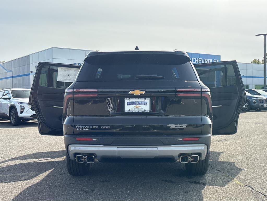 new 2026 Chevrolet Traverse car, priced at $45,124