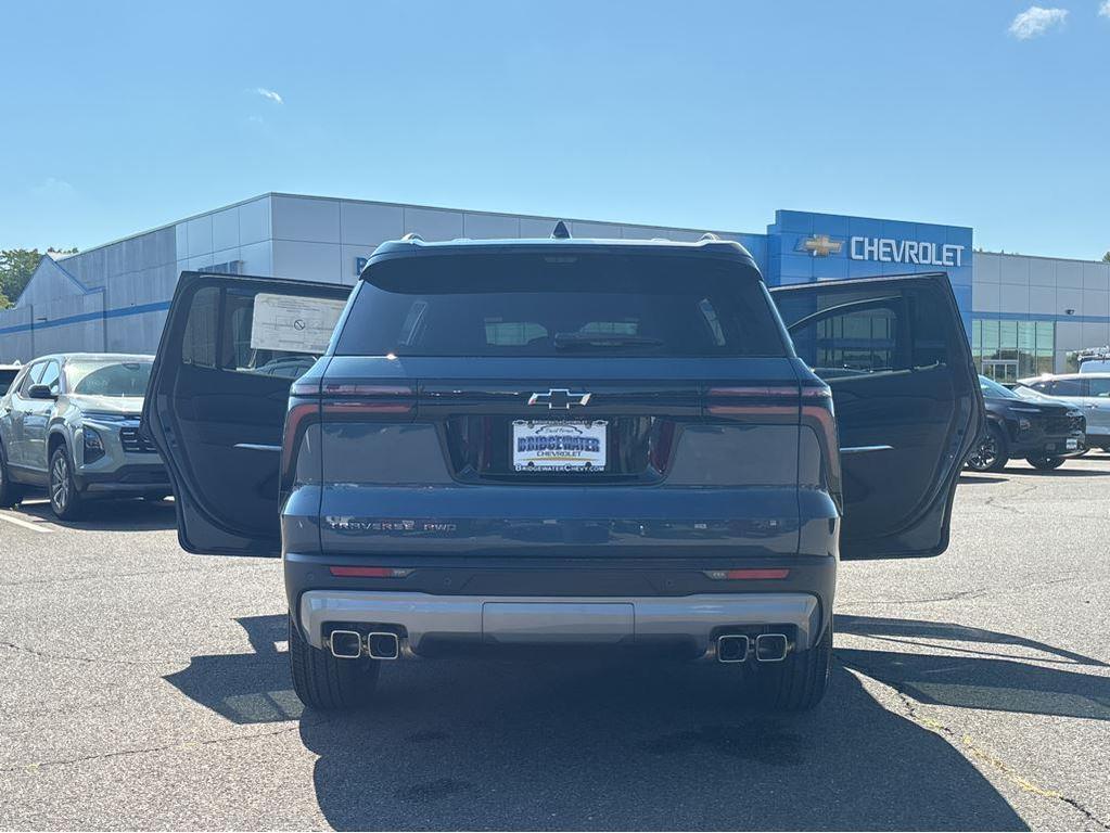 new 2026 Chevrolet Traverse car, priced at $47,215