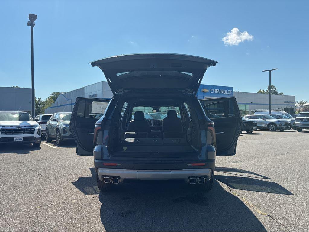 new 2026 Chevrolet Traverse car, priced at $47,215