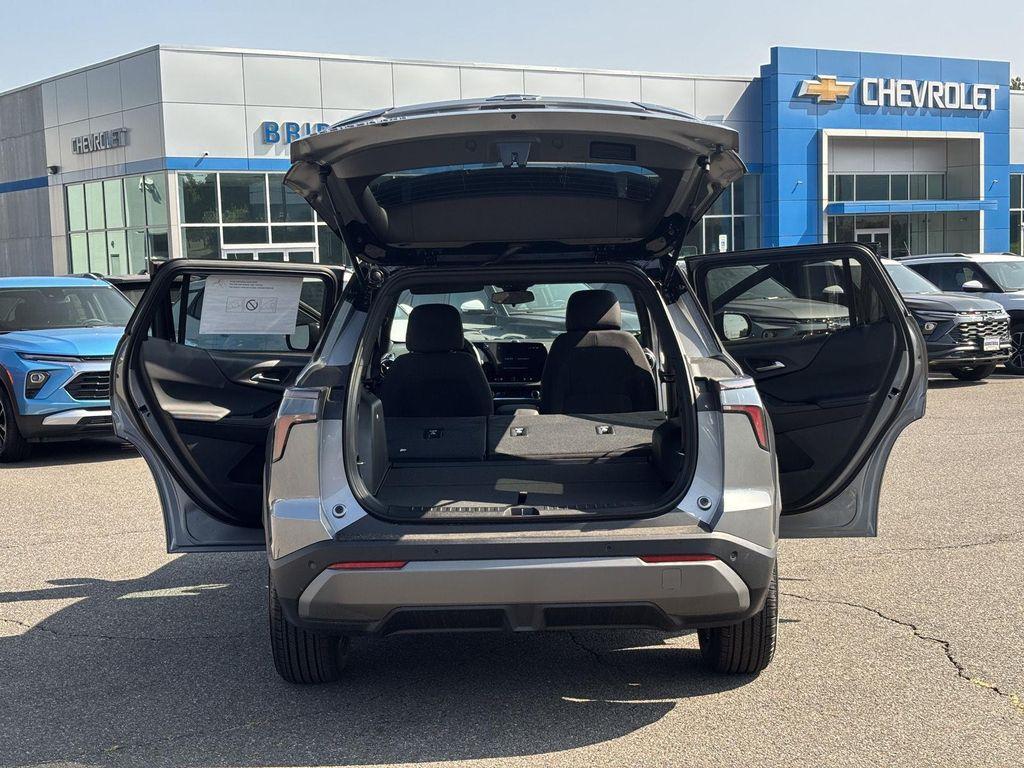 new 2026 Chevrolet Equinox car, priced at $32,815