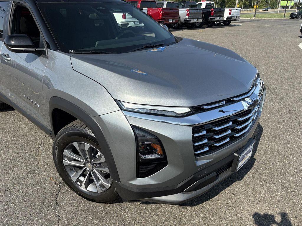 new 2026 Chevrolet Equinox car, priced at $32,815