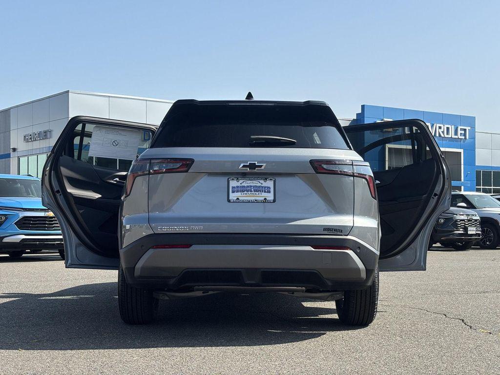 new 2026 Chevrolet Equinox car, priced at $32,815