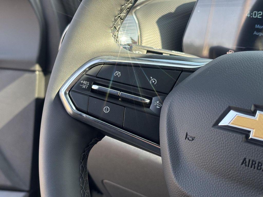 new 2026 Chevrolet Equinox car, priced at $32,815