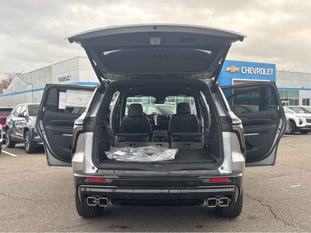 new 2026 Chevrolet Traverse car, priced at $61,220