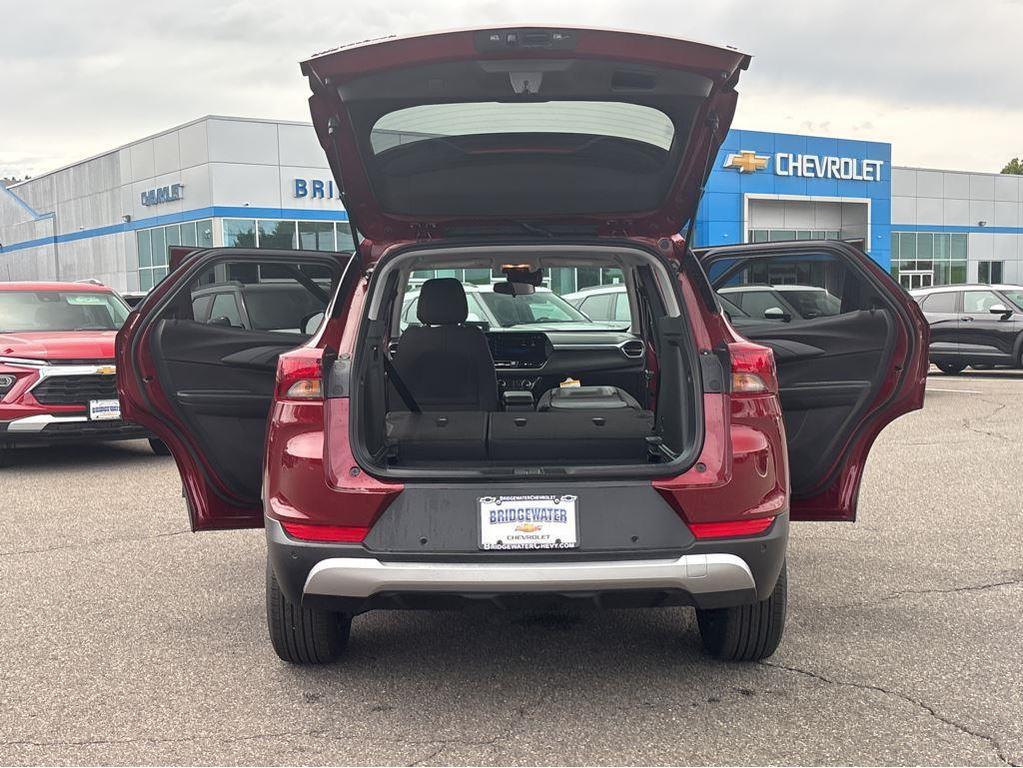 new 2025 Chevrolet TrailBlazer car, priced at $28,585