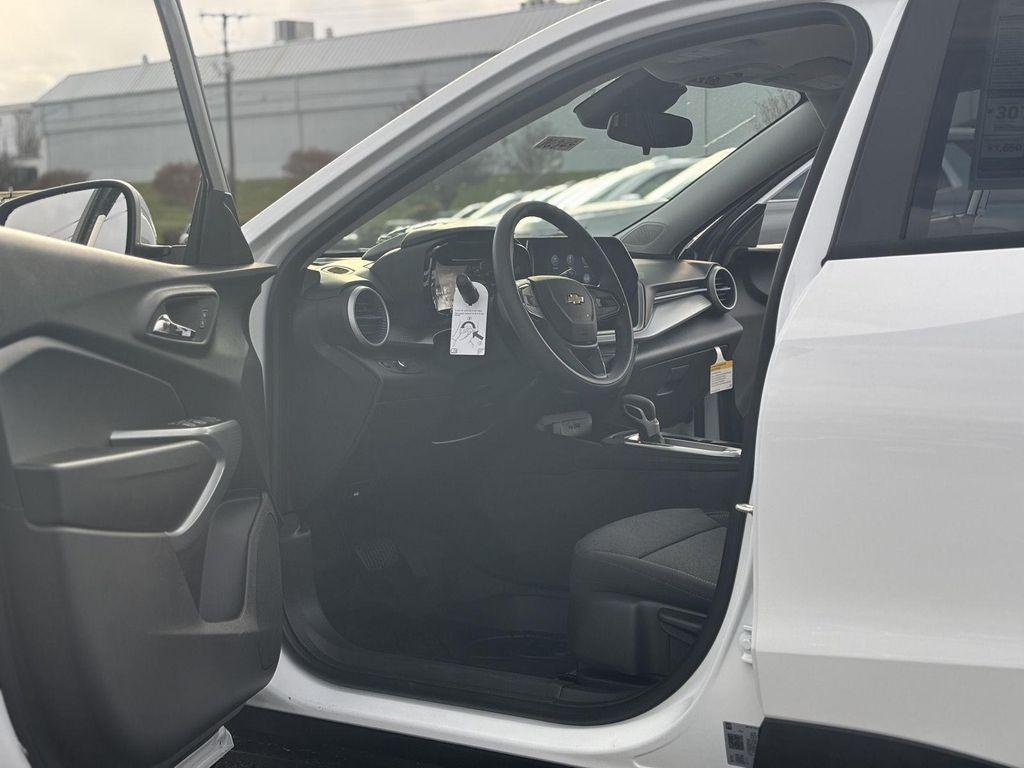 new 2026 Chevrolet Trax car, priced at $24,660