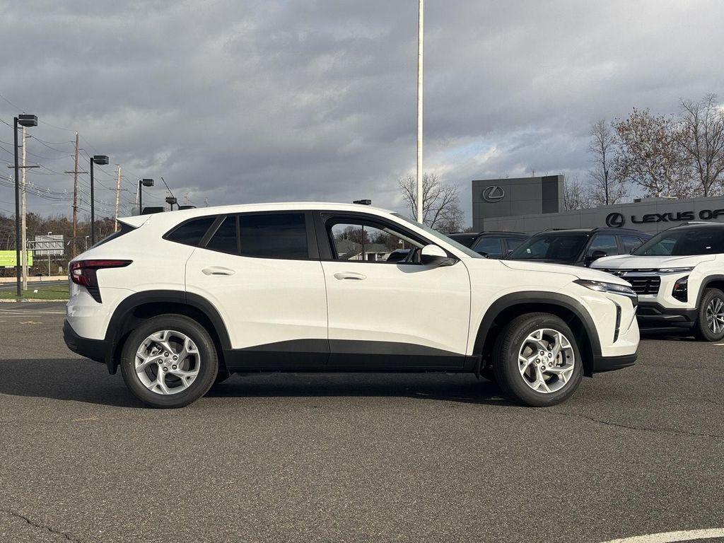 new 2026 Chevrolet Trax car, priced at $24,660