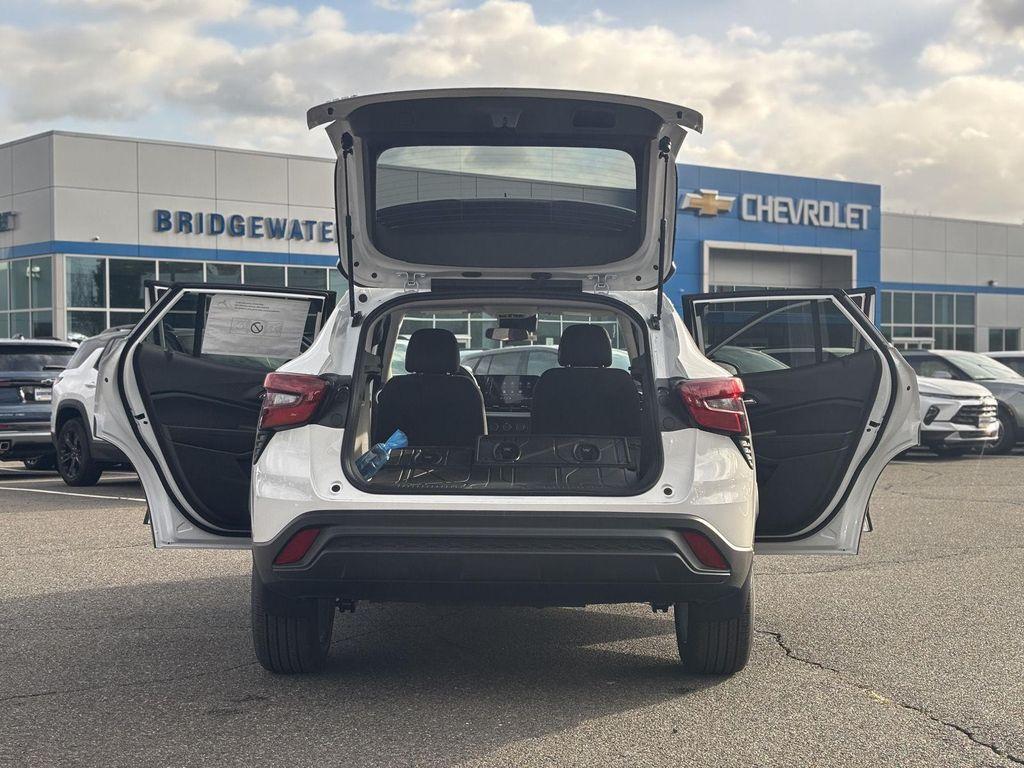 new 2026 Chevrolet Trax car, priced at $24,660