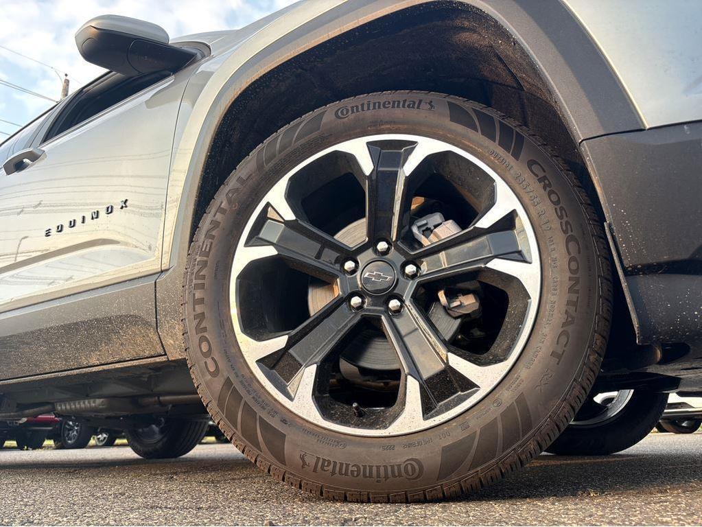 new 2026 Chevrolet Equinox car, priced at $33,070