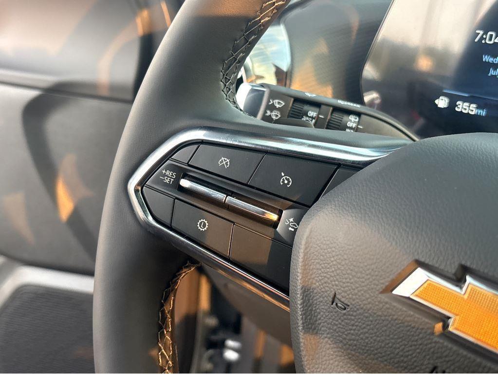 new 2026 Chevrolet Equinox car, priced at $33,070