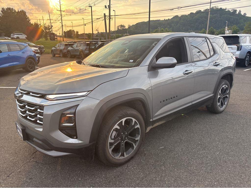 new 2026 Chevrolet Equinox car, priced at $33,070