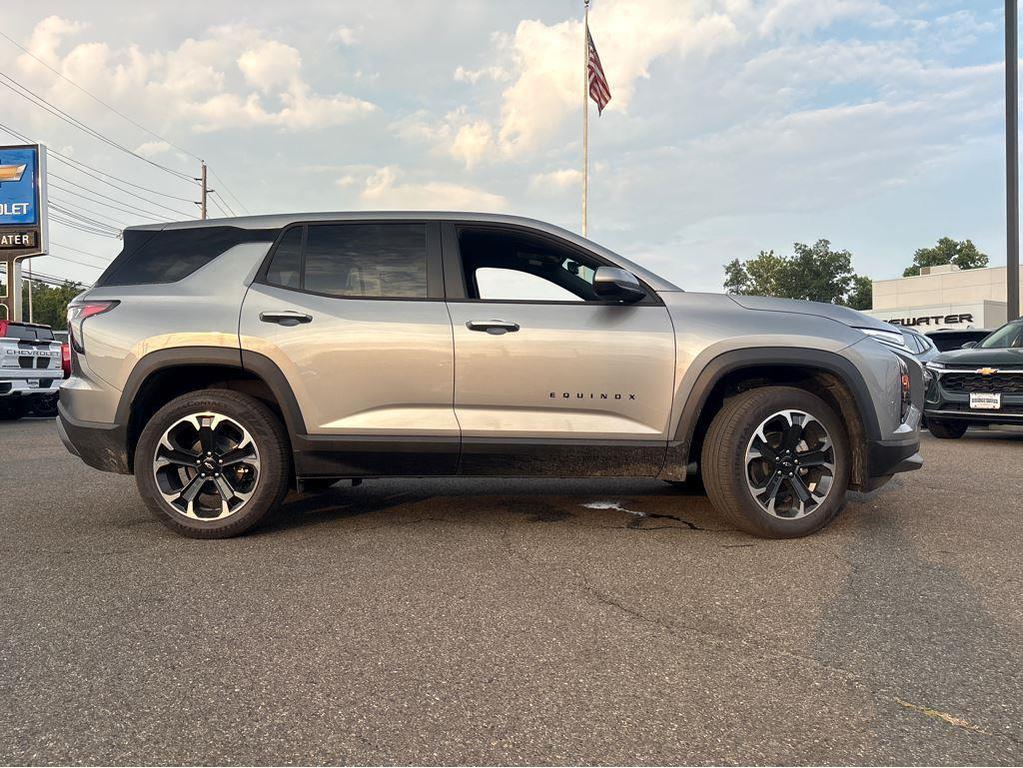 new 2026 Chevrolet Equinox car, priced at $33,070