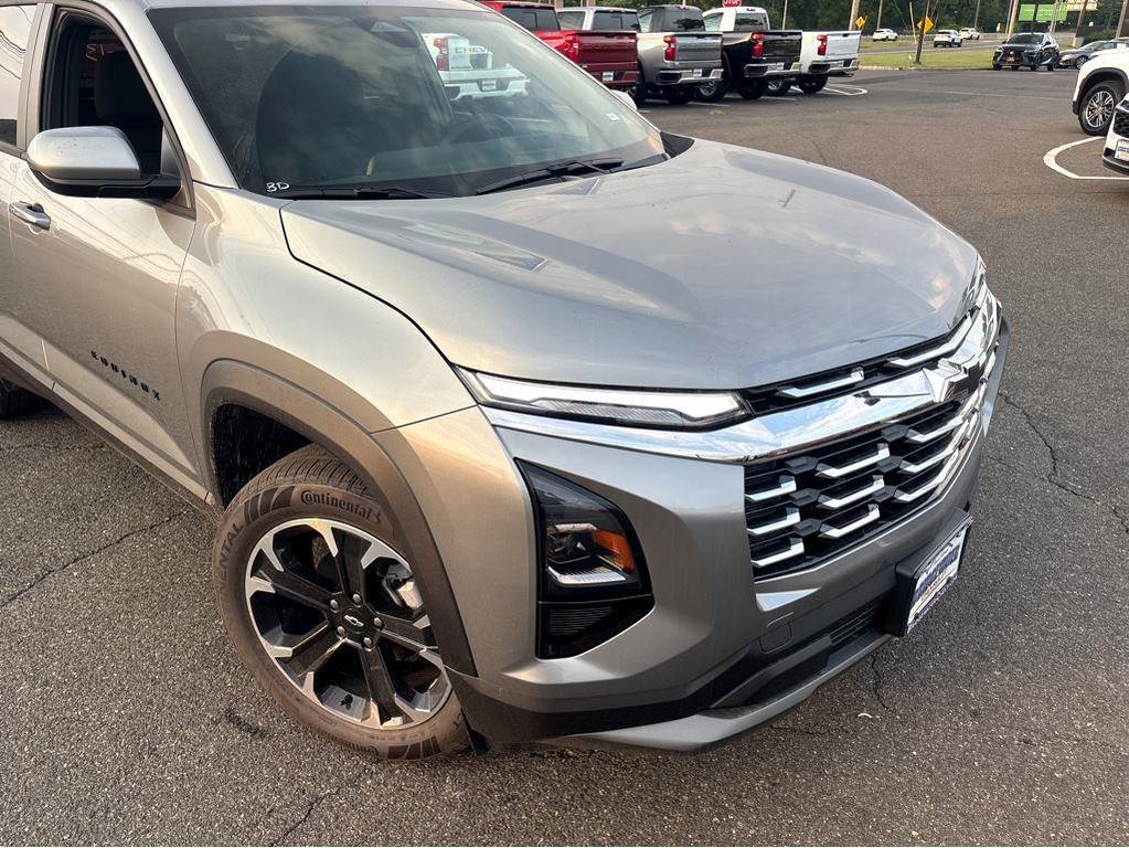 new 2026 Chevrolet Equinox car, priced at $33,070