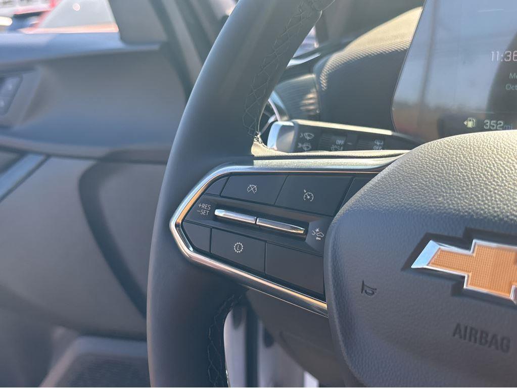 new 2026 Chevrolet Equinox car, priced at $32,649
