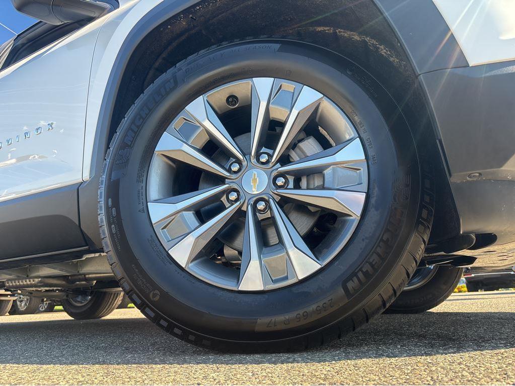 new 2026 Chevrolet Equinox car, priced at $32,649