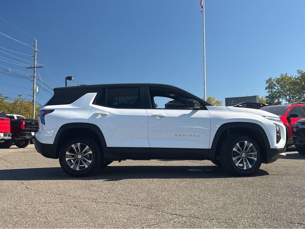 new 2026 Chevrolet Equinox car, priced at $32,649