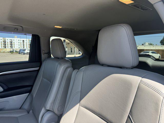 used 2015 Toyota Highlander car, priced at $15,392