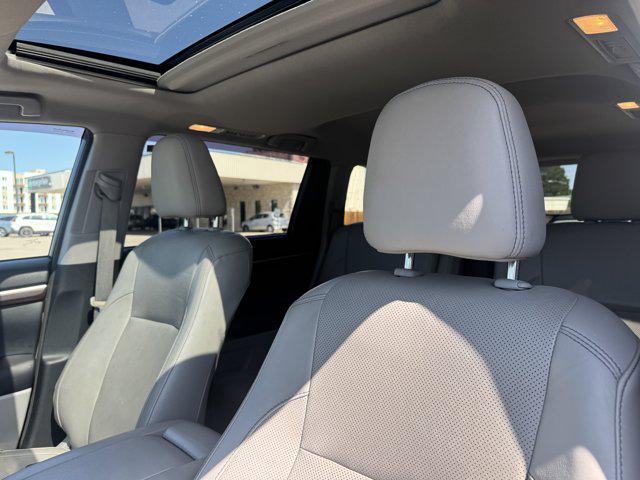 used 2015 Toyota Highlander car, priced at $15,392