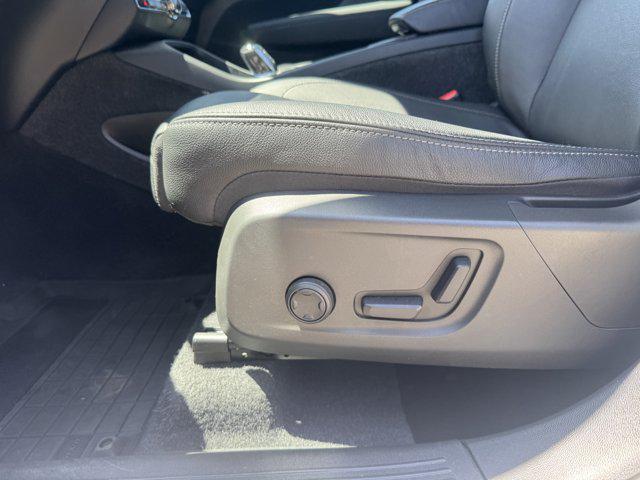 used 2021 Volvo XC40 car, priced at $30,291
