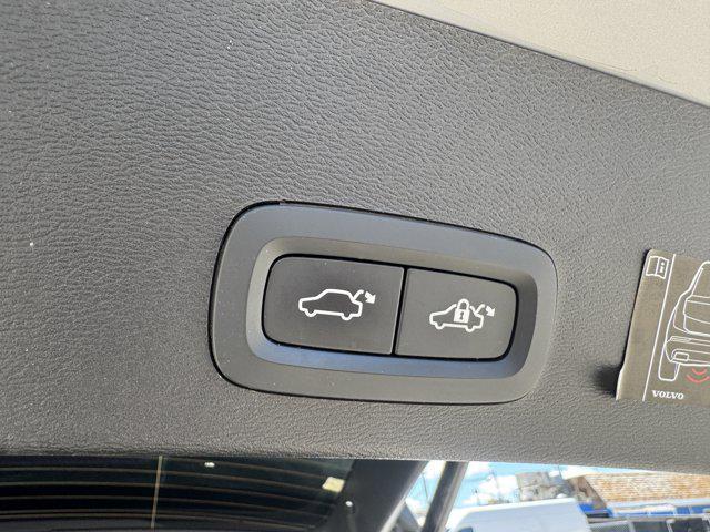 used 2021 Volvo XC40 car, priced at $30,291