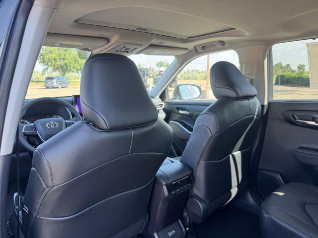 new 2025 Toyota Highlander car, priced at $47,133