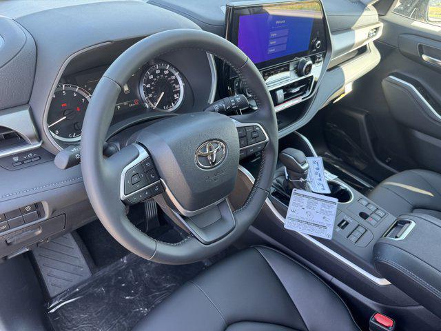 new 2025 Toyota Highlander car, priced at $47,133