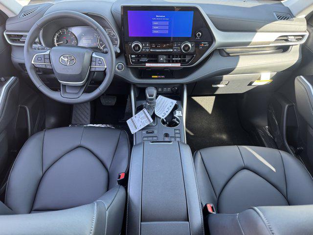 new 2025 Toyota Highlander car, priced at $47,133
