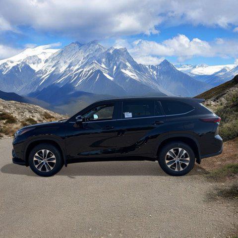 new 2025 Toyota Highlander car, priced at $47,133
