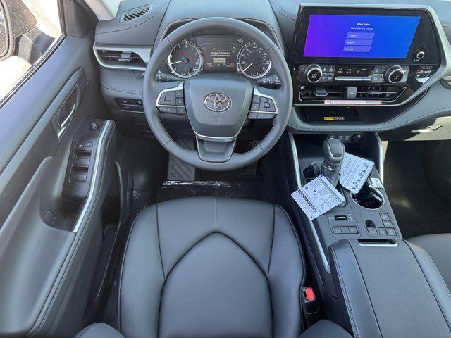 new 2025 Toyota Highlander car, priced at $47,133