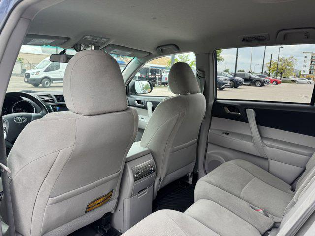 used 2013 Toyota Highlander car, priced at $15,491