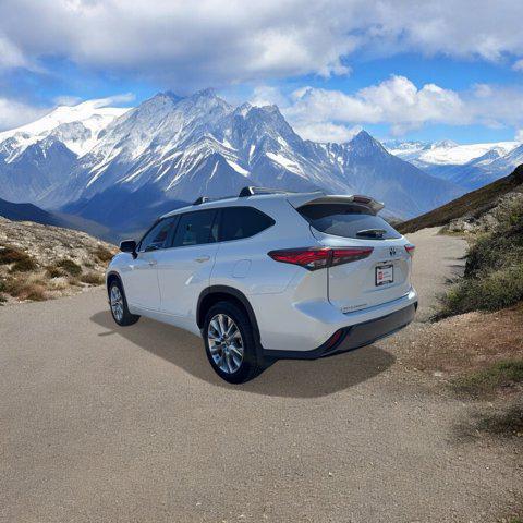 used 2022 Toyota Highlander Hybrid car, priced at $46,991