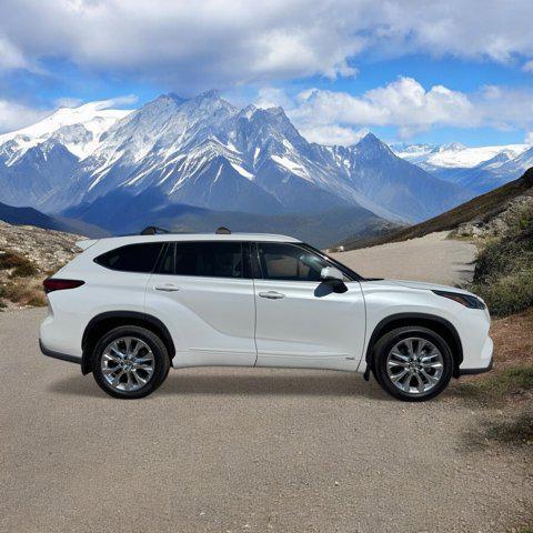 used 2022 Toyota Highlander Hybrid car, priced at $46,991