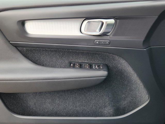 used 2019 Volvo XC40 car, priced at $23,101