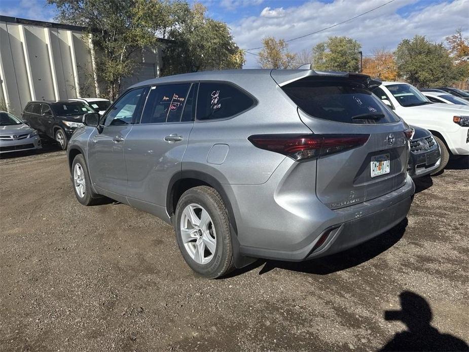 used 2021 Toyota Highlander Hybrid car, priced at $35,000