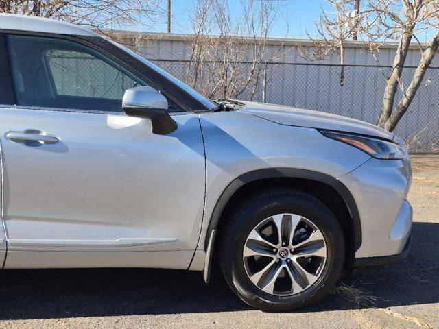 used 2022 Toyota Highlander car, priced at $37,282