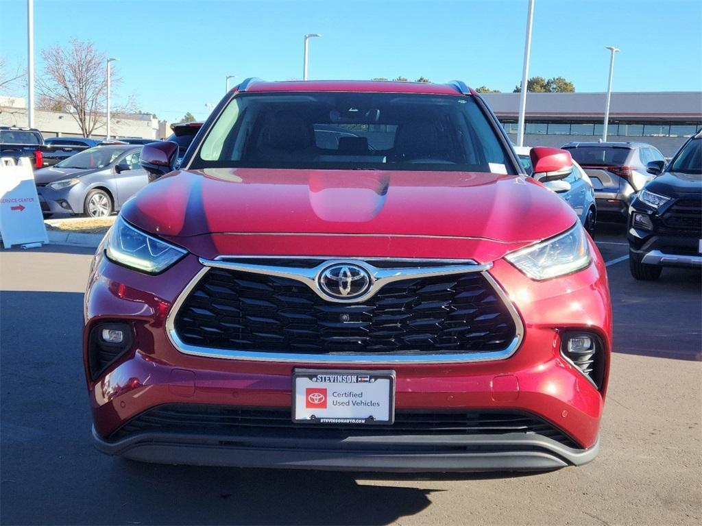 used 2022 Toyota Highlander car, priced at $40,292