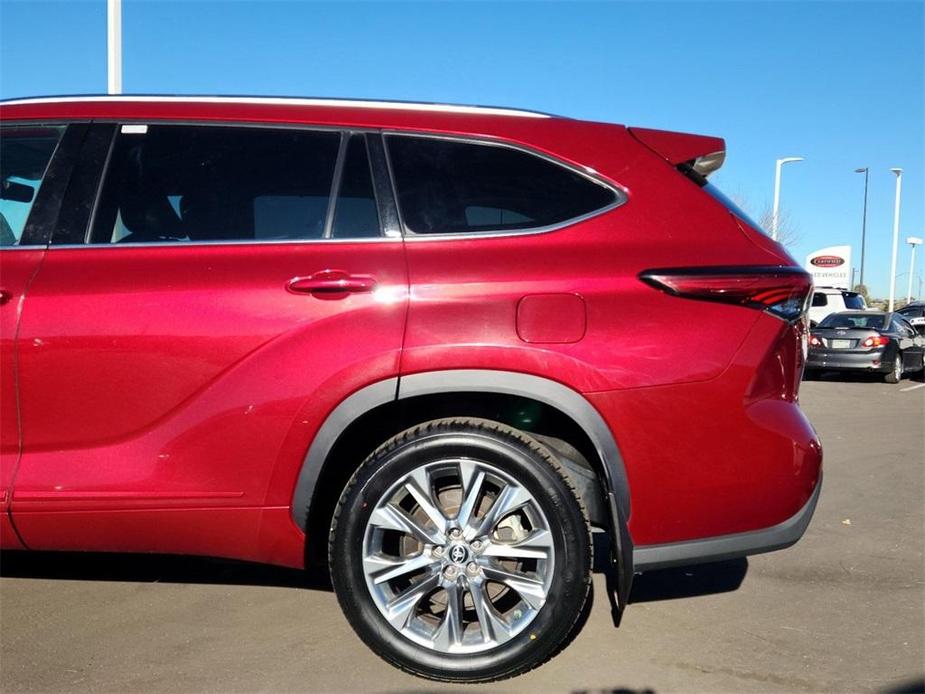 used 2022 Toyota Highlander car, priced at $40,292